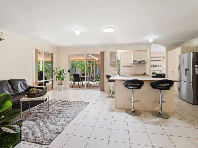 5 Susan Godfrey, Windaroo, QLD 4207 AUS