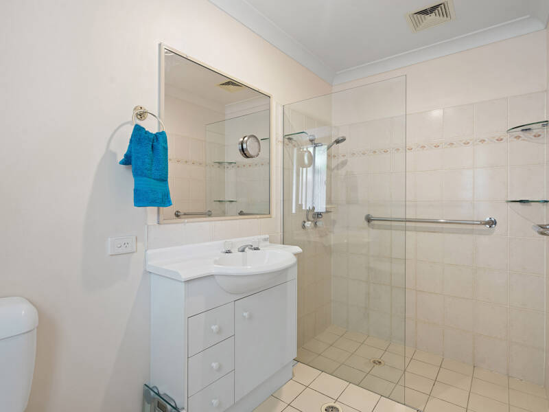 5 Susan Godfrey, Windaroo, QLD 4207 AUS
