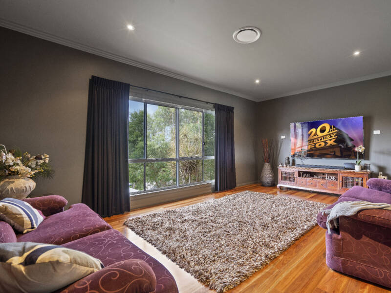 7 Mapleton Close, Waterford, QLD 4133 AUS