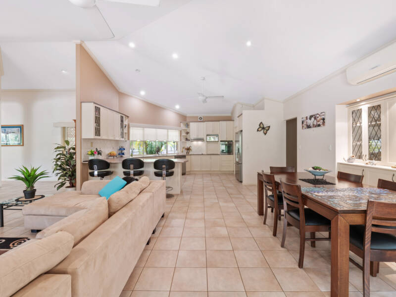 52 Naraling Road, Bahrs Scrub, QLD 4207 AUS