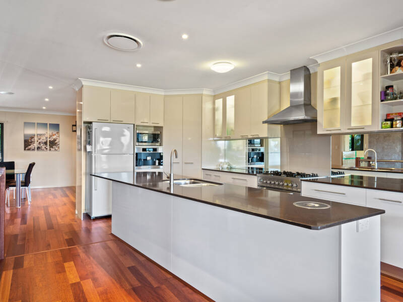 28 Lenna Court, Mount Warren Park, QLD 4207 AUS