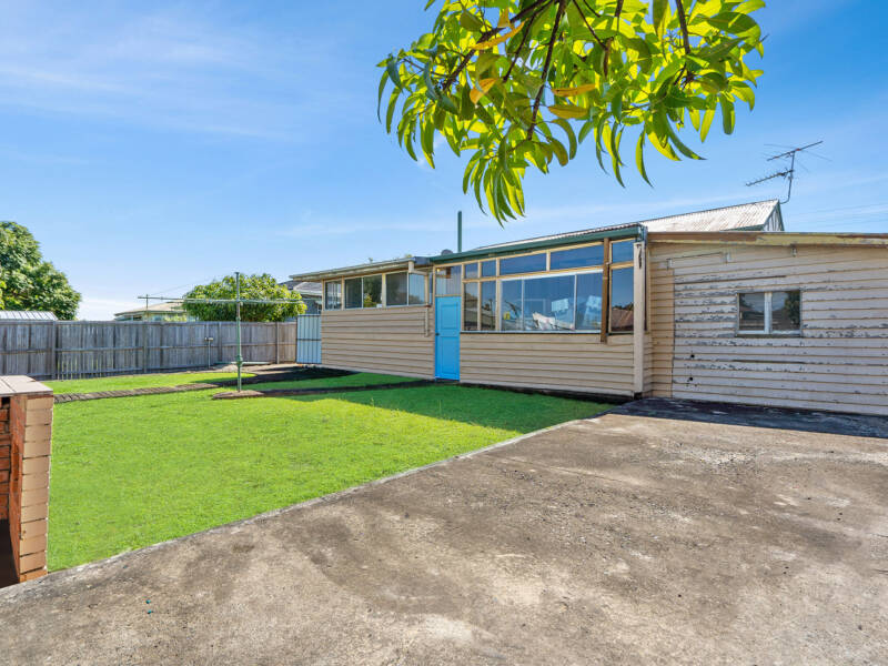 12 Charles Street, Beenleigh, QLD 4207 AUS