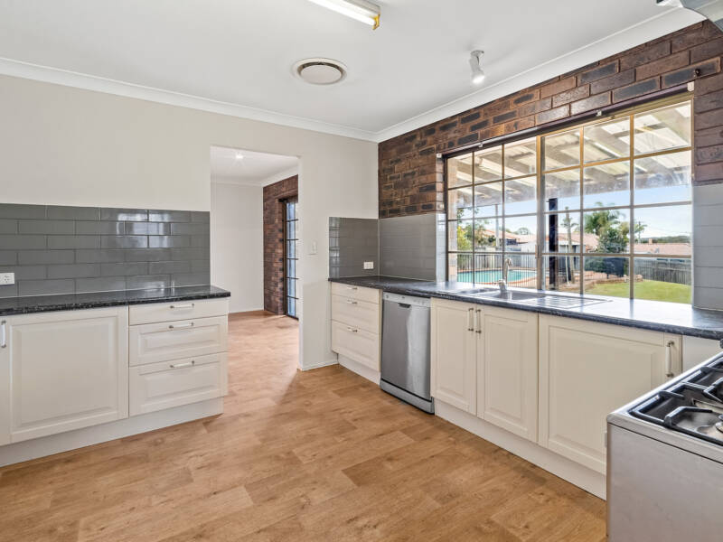 18 Kaiser Drive, Windaroo, QLD 4207 AUS