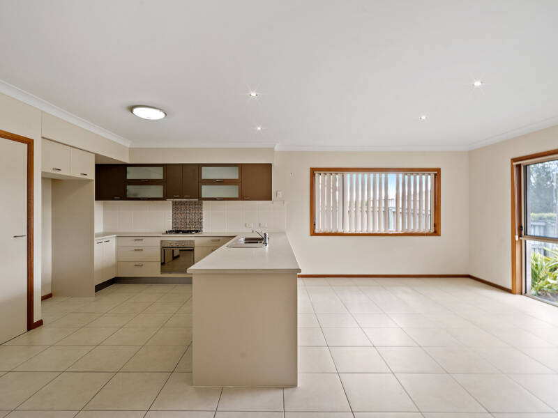 20 Lake Breeze Drive, Windaroo, QLD 4207 AUS