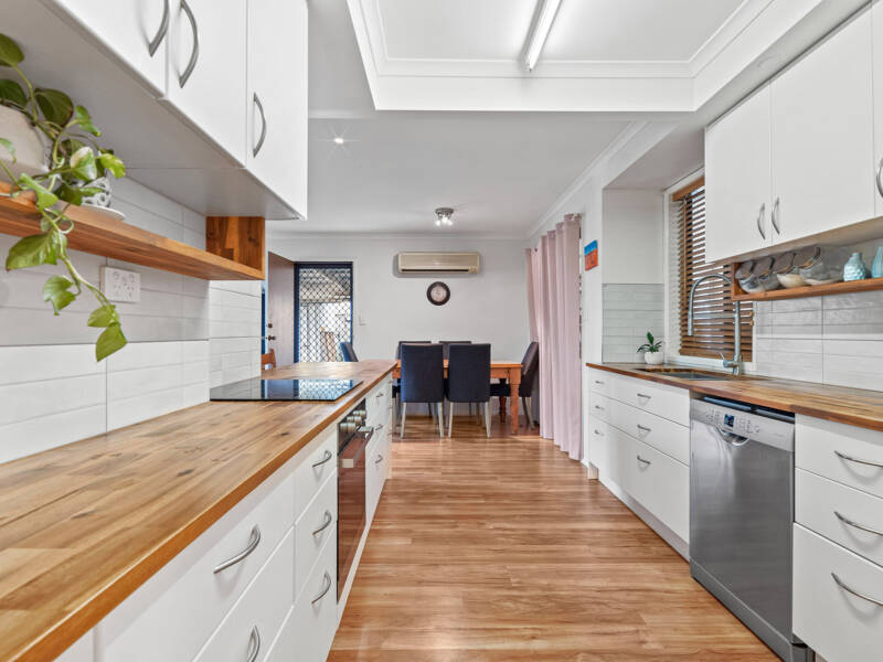 32 Shields Street, Mount Warren Park, QLD 4207 AUS
