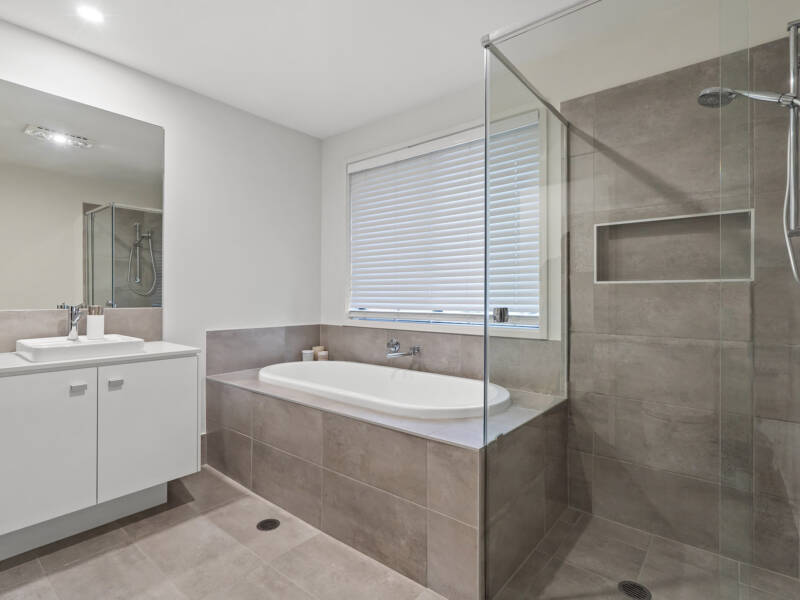 332 Tallagandra Road, Holmview, QLD 4207 AUS