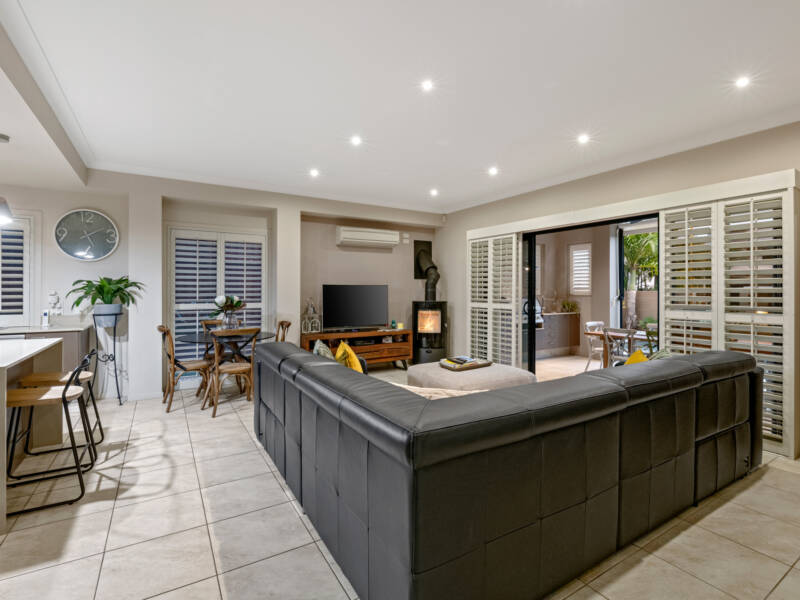 2 Long Island Drive, Windaroo, QLD 4207 AUS