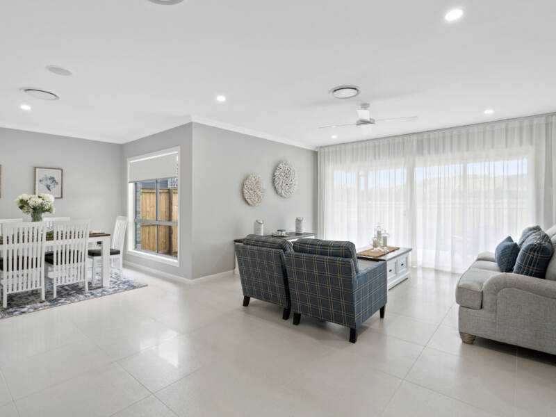 4 Jim Davidson Boulevard, Belivah, QLD 4207 AUS