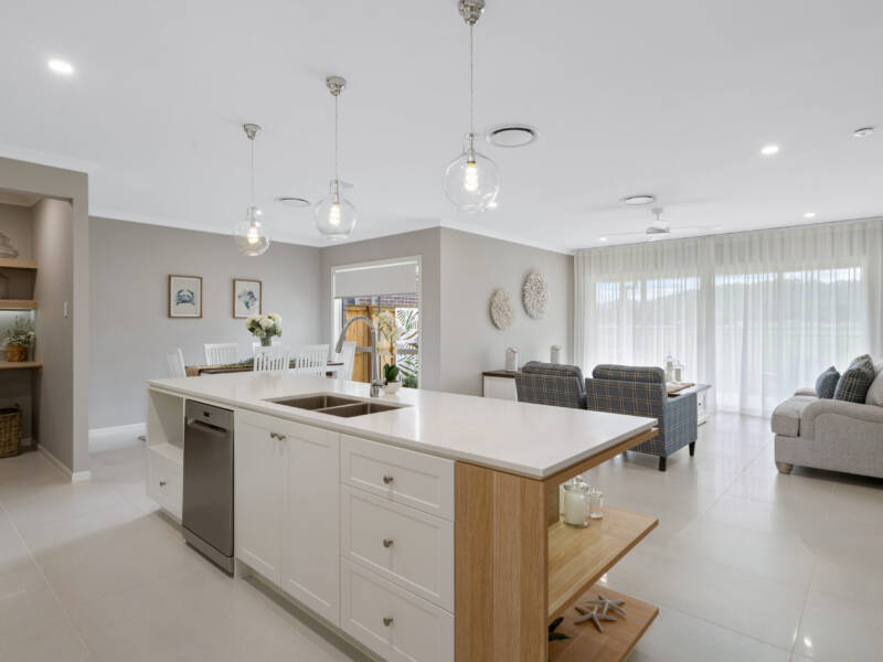 4 Jim Davidson Boulevard, Belivah, QLD 4207 AUS
