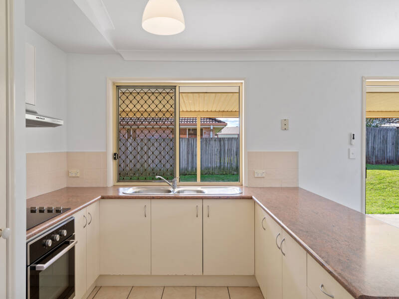 13 Edinburgh Drive, Bethania, QLD 4205 AUS