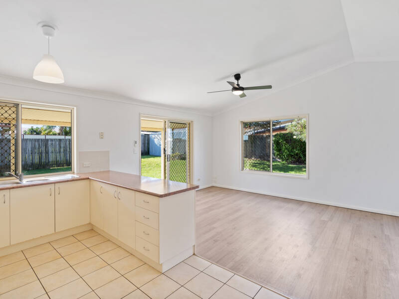 13 Edinburgh Drive, Bethania, QLD 4205 AUS
