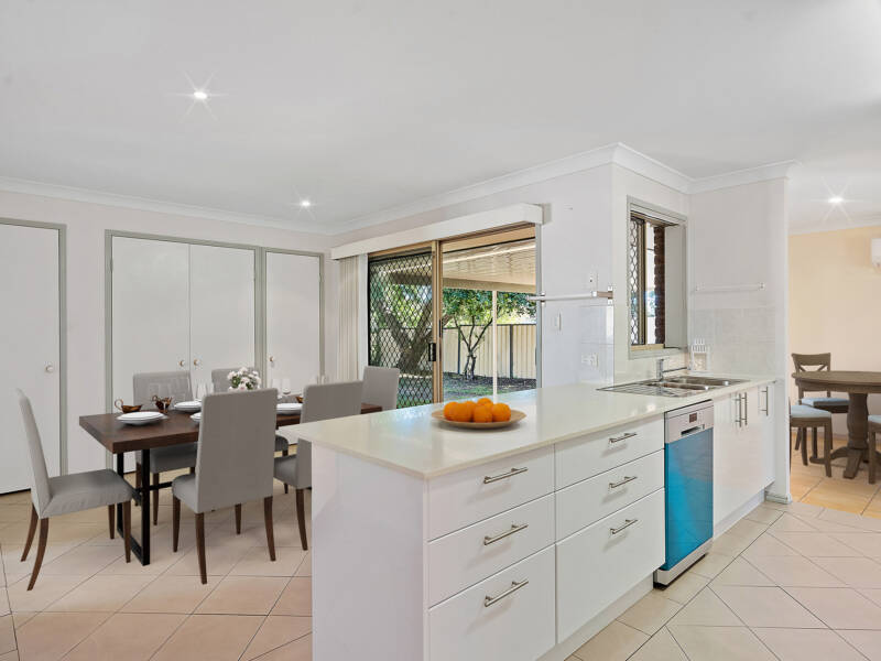 17 Debanie Court, Marsden, QLD 4132 AUS