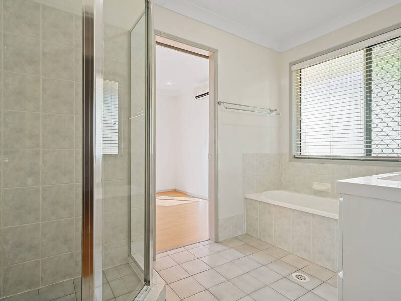17 Debanie Court, Marsden, QLD 4132 AUS