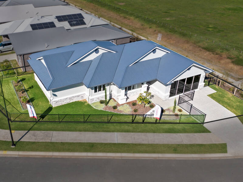 4 Jim Davidson Boulevard, Belivah, QLD 4207 AUS