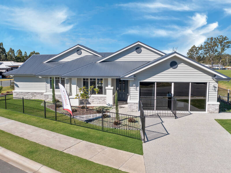 4 Jim Davidson Boulevard, Belivah, QLD 4207 AUS