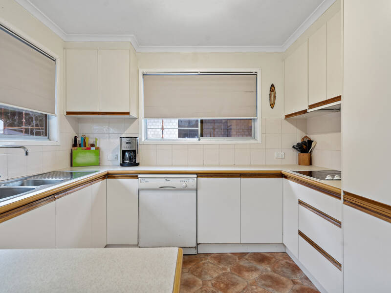 54 Loganlea Road, Loganlea, QLD 4131 AUS