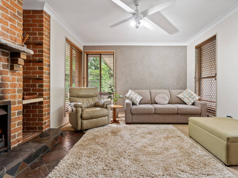 25-27 Hillview Crescent, Bahrs Scrub, QLD 4207 AUS