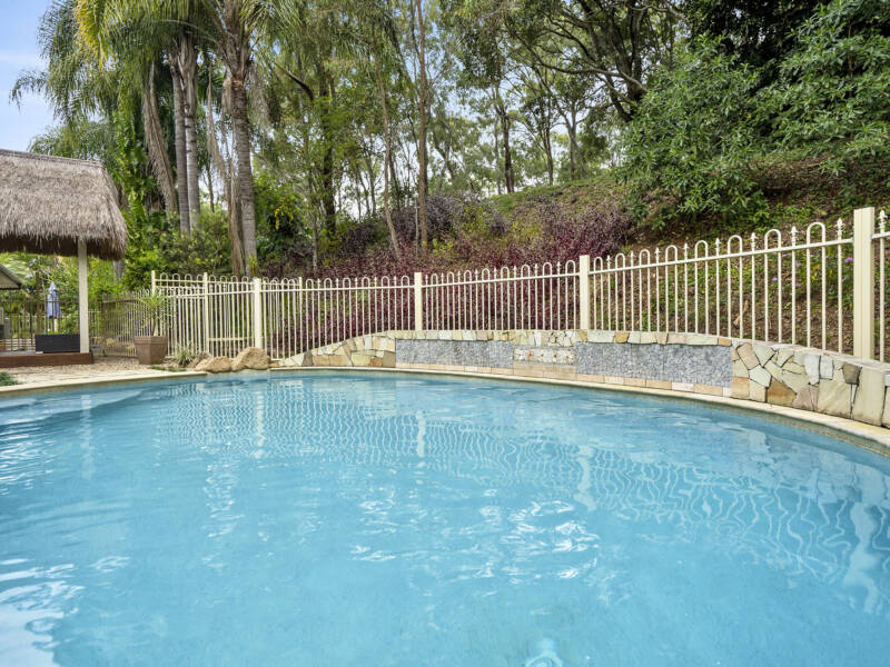 25-27 Hillview Crescent, Bahrs Scrub, QLD 4207 AUS