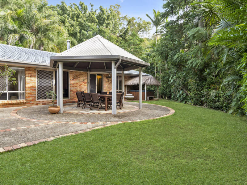 25-27 Hillview Crescent, Bahrs Scrub, QLD 4207 AUS