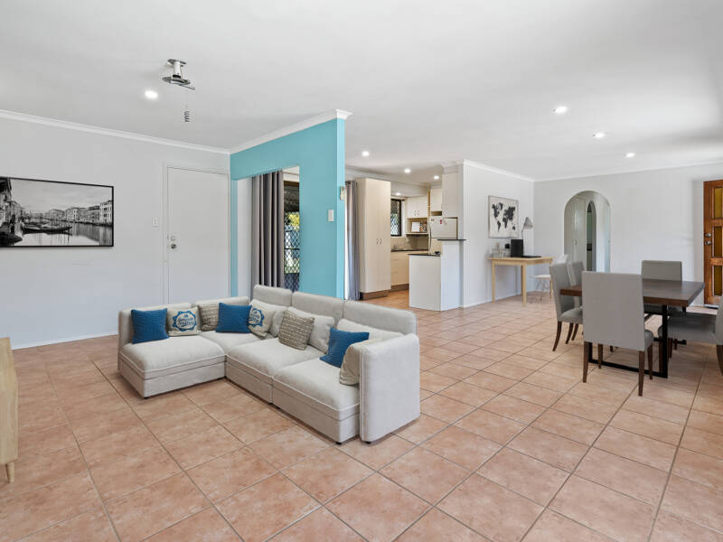 184 Mount Warren Boulevard, Mount Warren Park, QLD 4207 AUS