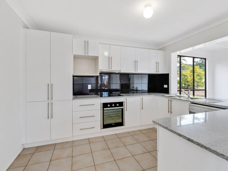 27 Schonwerder Drive, Windaroo, QLD 4207 AUS