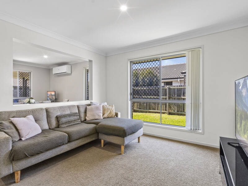 73 Clearwater Street, Bethania, QLD 4205 AUS