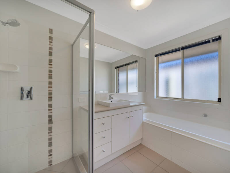 16 Skyline Circuit, Bahrs Scrub, QLD 4207 AUS