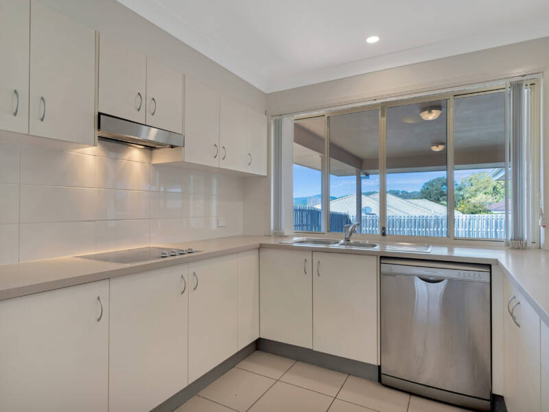 16 Skyline Circuit, Bahrs Scrub, QLD 4207 AUS