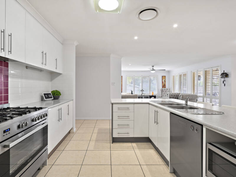 48 Lake Breeze Drive, Windaroo, QLD 4207 AUS