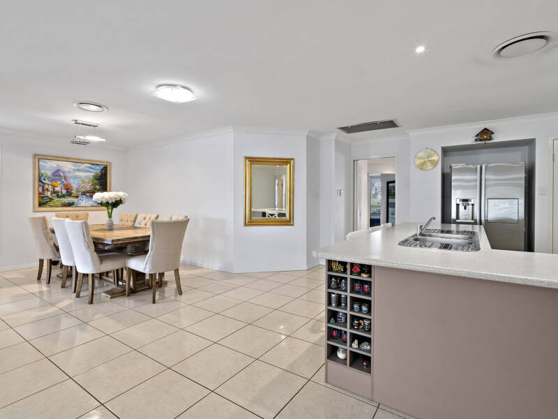 48 Lake Breeze Drive, Windaroo, QLD 4207 AUS