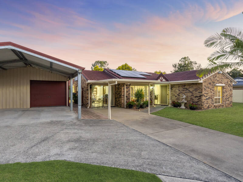 38 Moore Street, Loganlea, QLD 4131 AUS