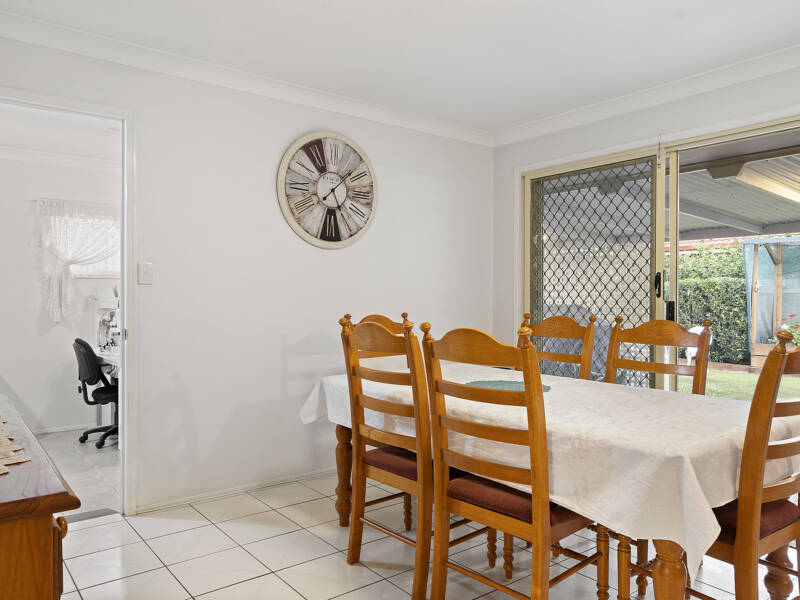 38 Moore Street, Loganlea, QLD 4131 AUS