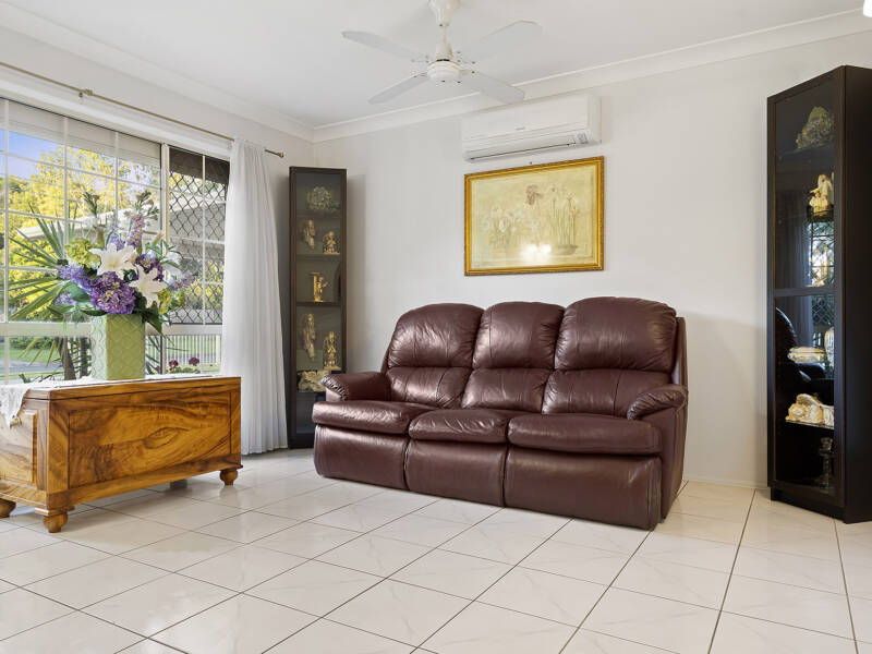 38 Moore Street, Loganlea, QLD 4131 AUS