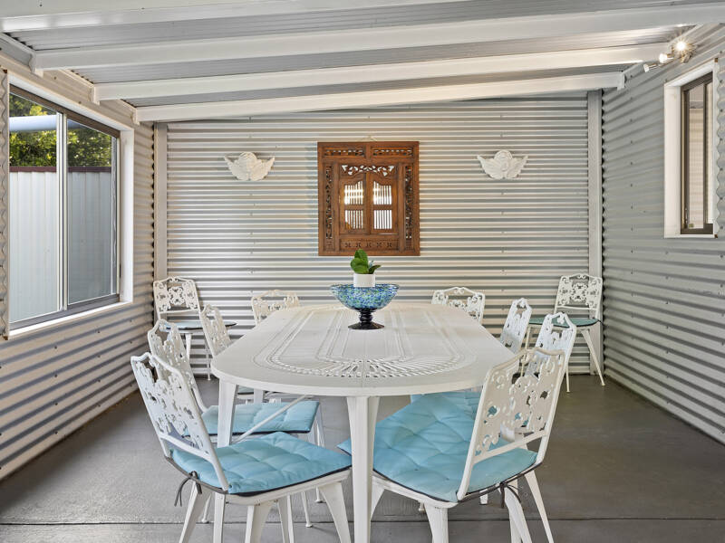 38 Moore Street, Loganlea, QLD 4131 AUS