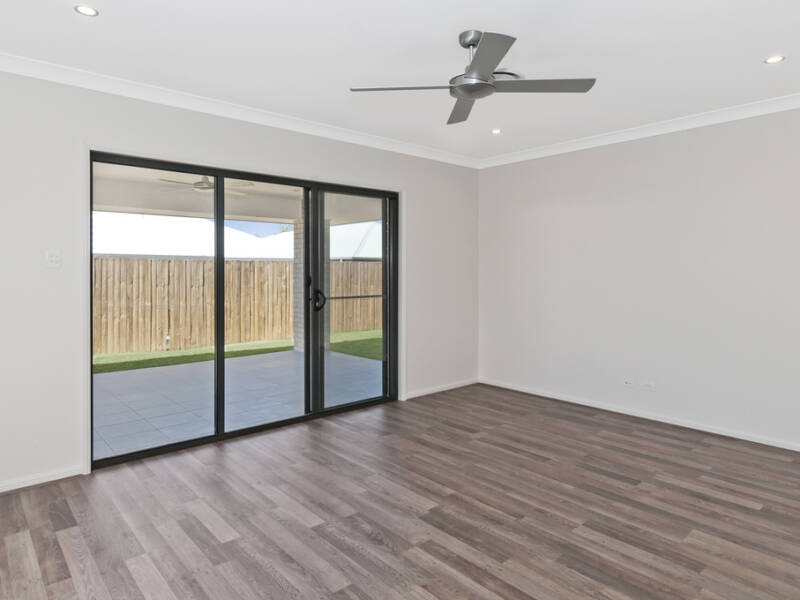 20 Derwent Close, Holmview, QLD 4207 AUS