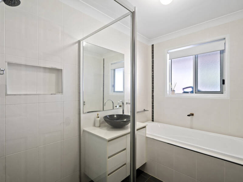281 Mount Warren Boulevard, Mount Warren Park, QLD 4207 AUS