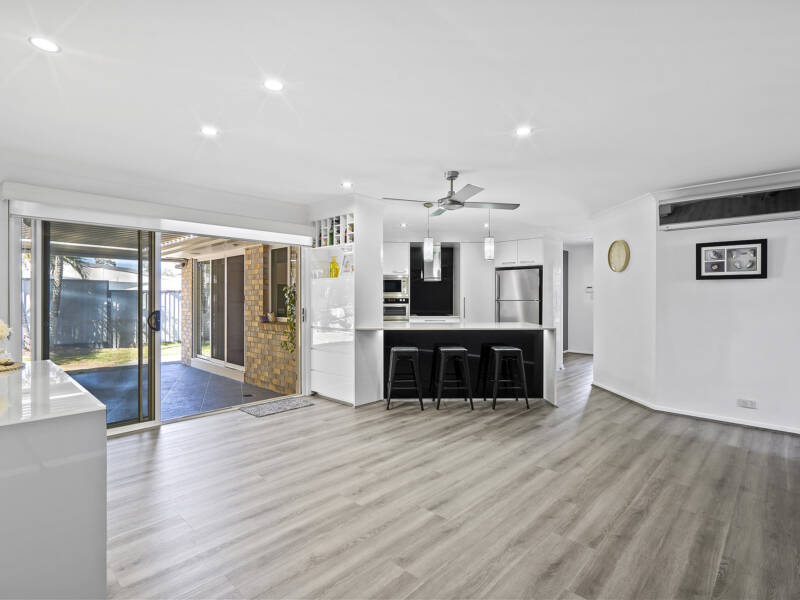 281 Mount Warren Boulevard, Mount Warren Park, QLD 4207 AUS