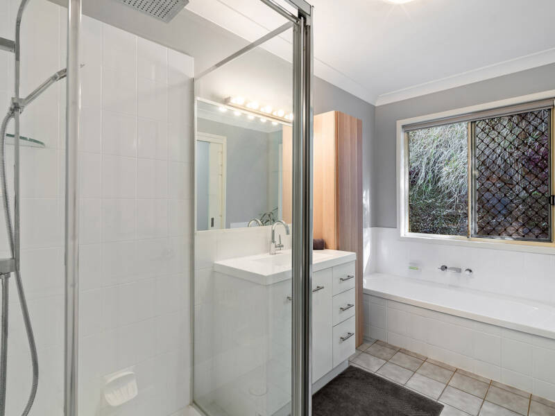 26 Bahrview Drive, Bahrs Scrub, QLD 4207 AUS