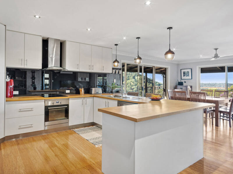 26 Bahrview Drive, Bahrs Scrub, QLD 4207 AUS