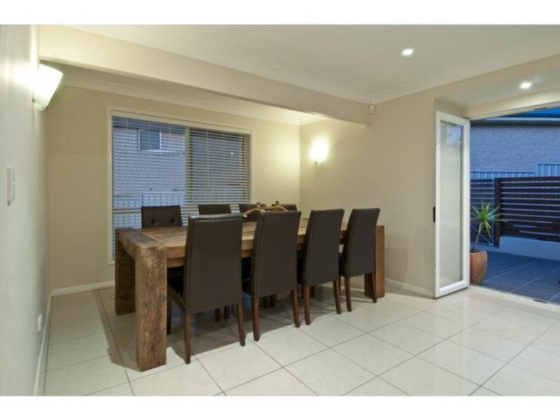1/14-18 Carl Heck Boulevard, Windaroo, QLD 4207 AUS