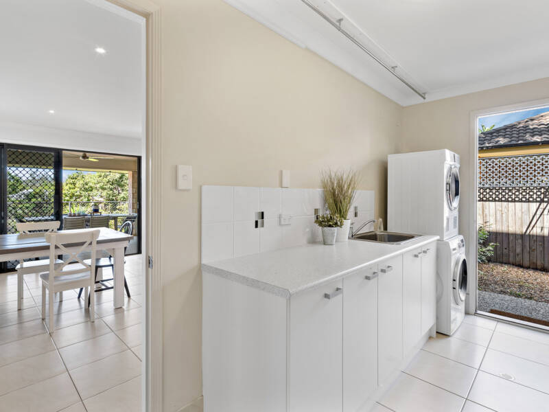19 Lake Breeze Drive, Windaroo, QLD 4207 AUS