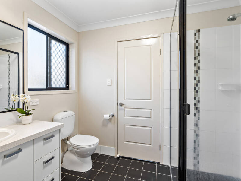 19 Lake Breeze Drive, Windaroo, QLD 4207 AUS