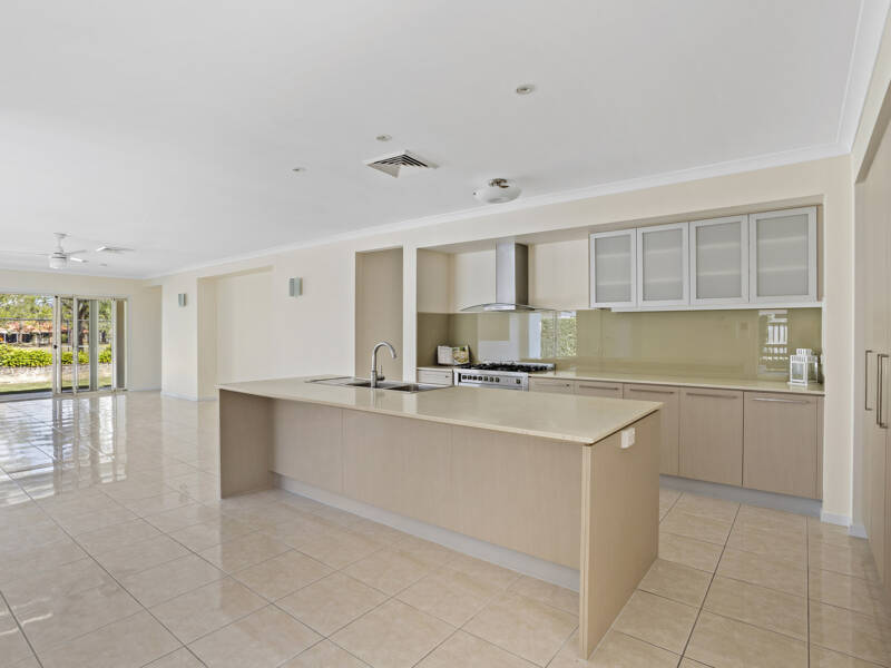 44 Riverside Terrace, Windaroo, QLD 4207 AUS