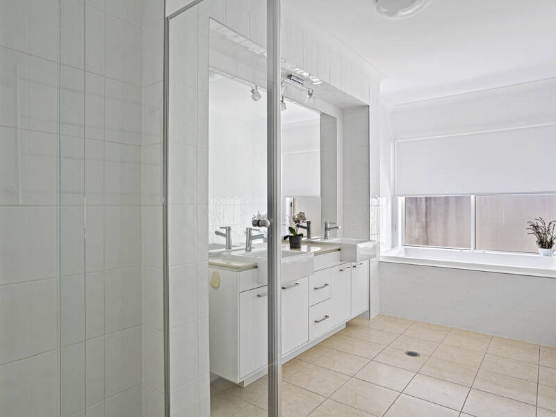 44 Riverside Terrace, Windaroo, QLD 4207 AUS