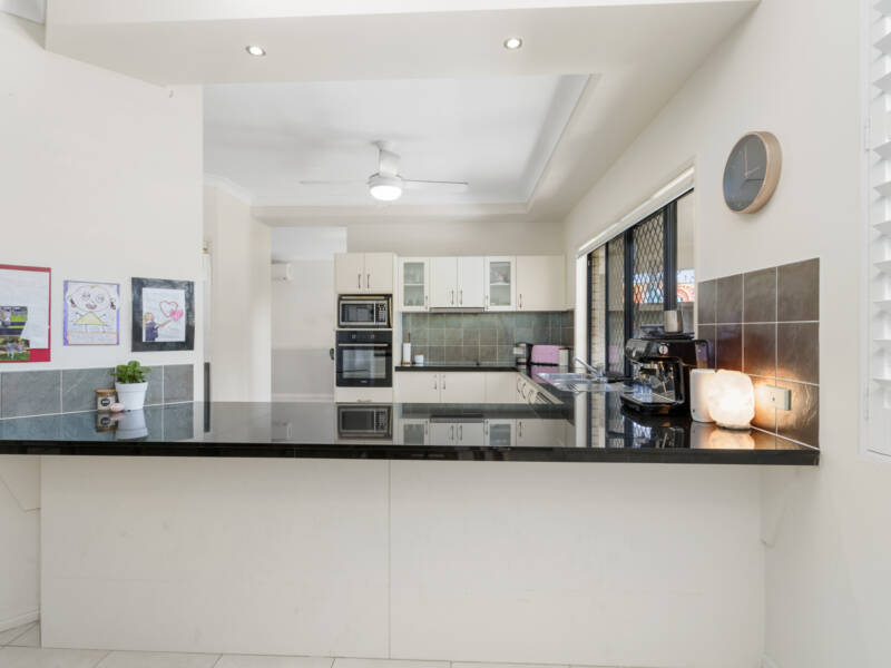 14 Lake Breeze Drive, Windaroo, QLD 4207 AUS