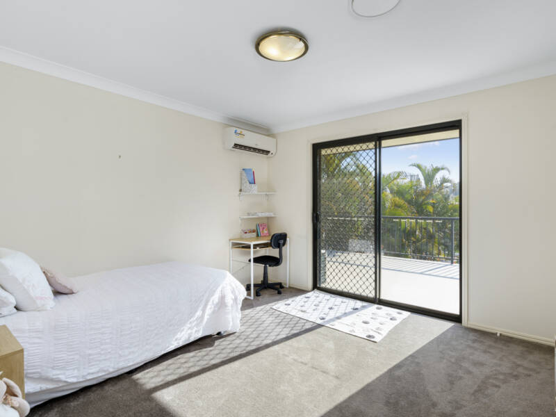 14 Lake Breeze Drive, Windaroo, QLD 4207 AUS
