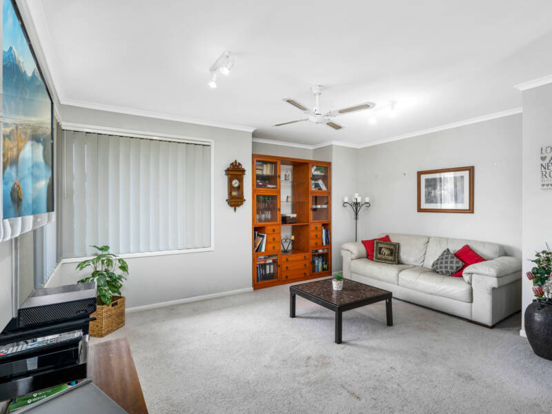 4 Natone Crt, Edens Landing, QLD 4207 AUS
