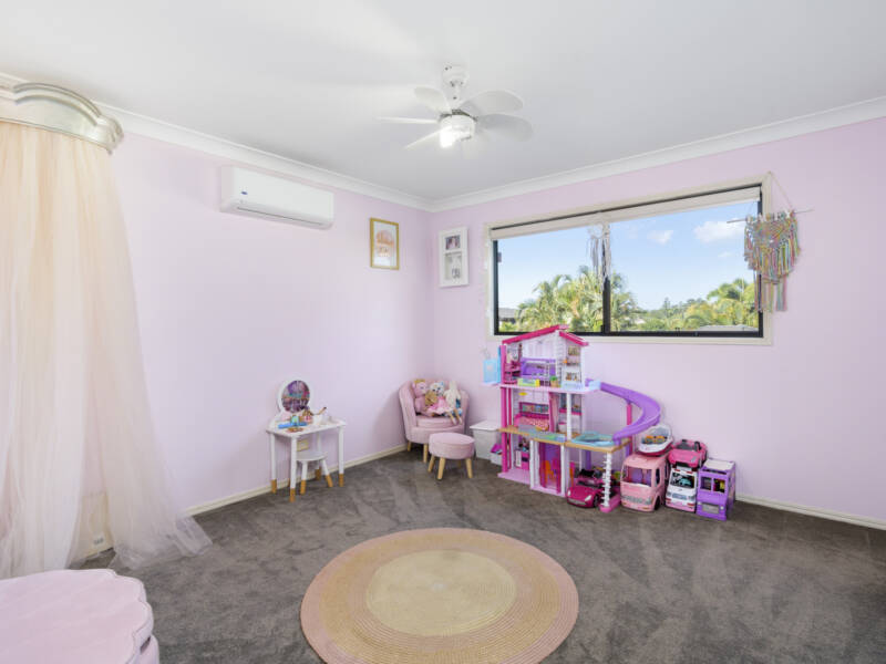 14 Lake Breeze Drive, Windaroo, QLD 4207 AUS
