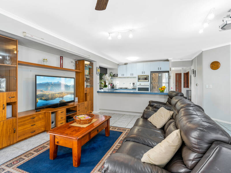 4 Natone Crt, Edens Landing, QLD 4207 AUS
