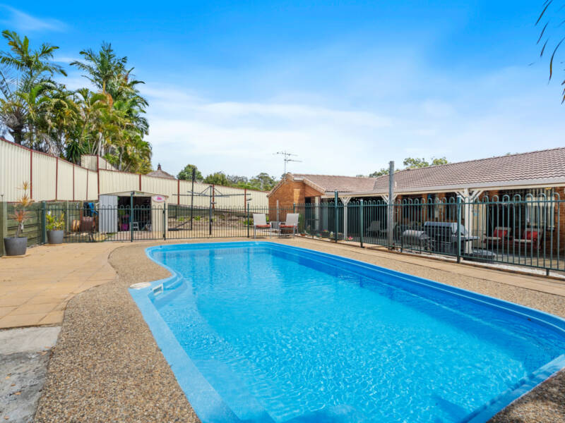 4 Natone Crt, Edens Landing, QLD 4207 AUS